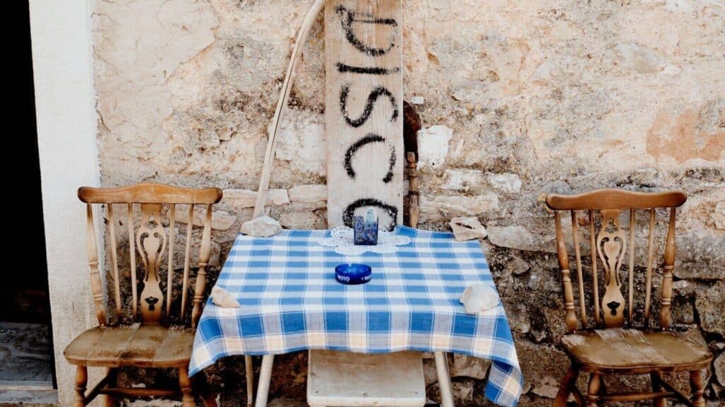A table with a blue and white checkered table cloth